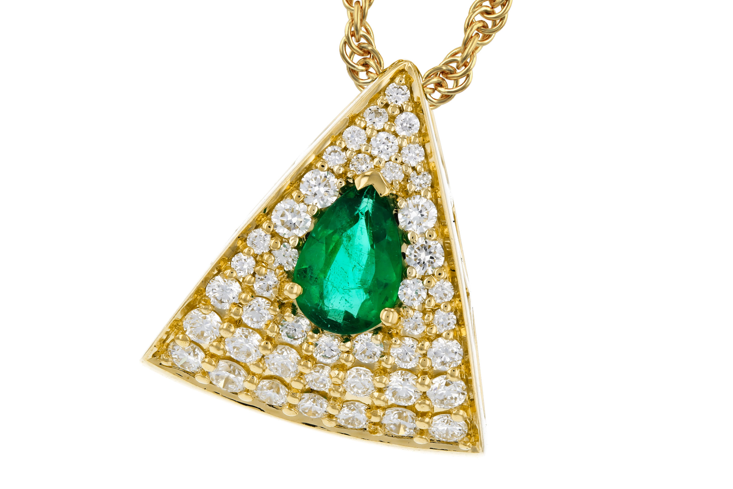 A321-66337: NECKLACE .26 EMERALD .60 TGW (6x4MM EM)