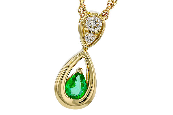 B320-77228: NECKLACE .10 EMERALD .16 TGW (4x3 EMER)