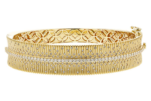 E230-73600: BANGLE BRACELET 1.94 TW (63X54MM)